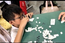 1140902五乙數學課積木操作因倍數圖片