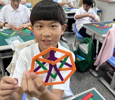 1141030五乙數學課-正多邊形（扣條操作）