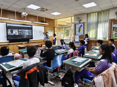 1141120 四甲英語視訊