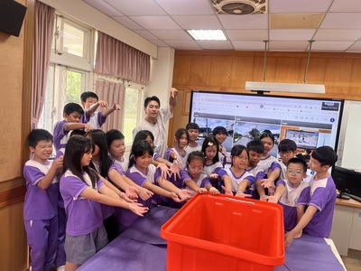 1140924五年級台灣囡仔讚~彩繪橘桶圖片